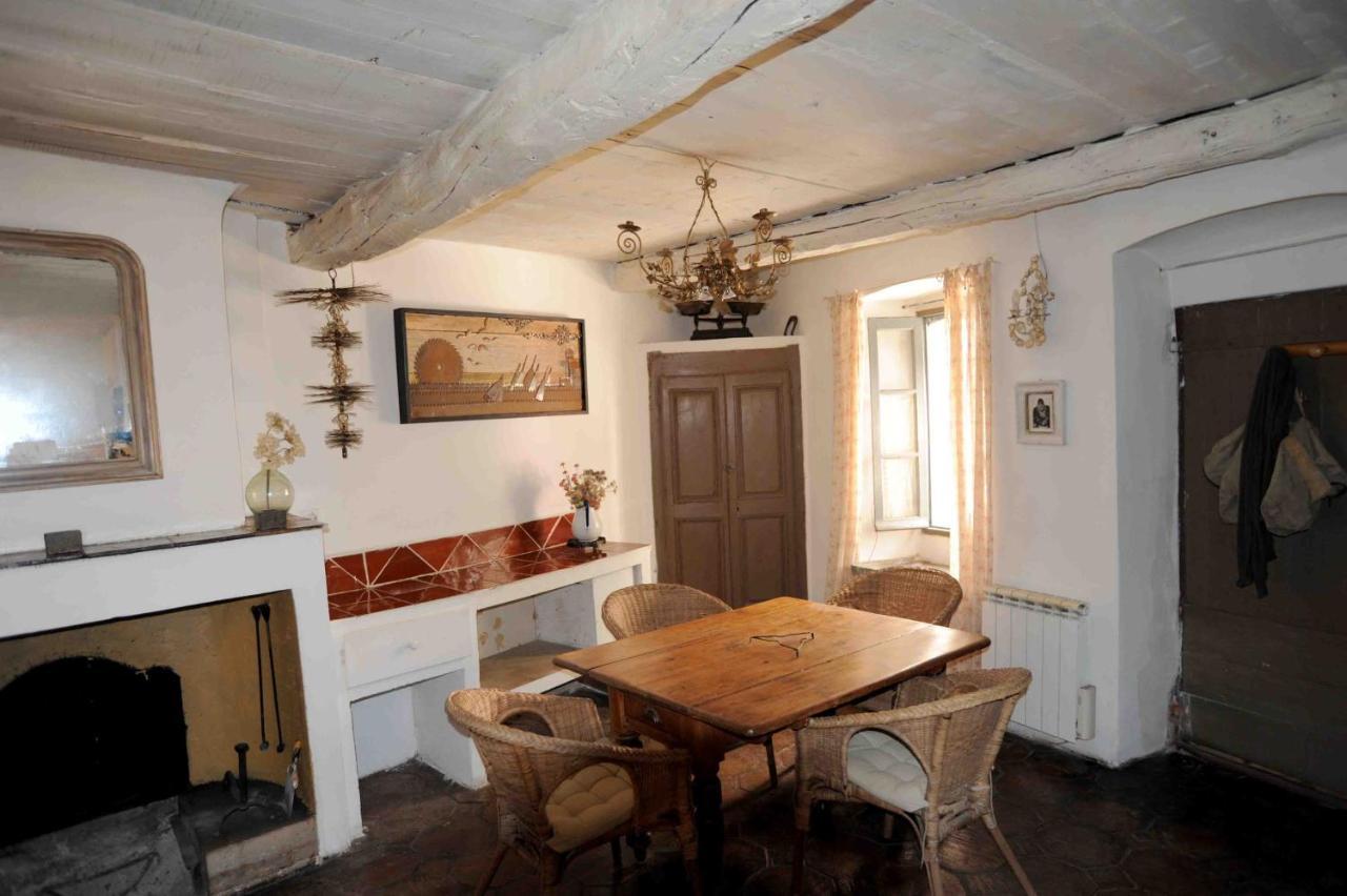 Appartement Dans Le Ciel Tourtour Esterno foto