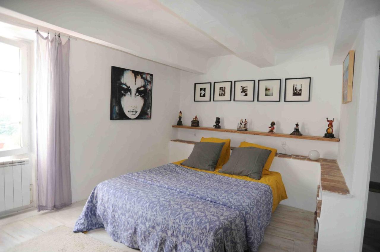 Appartement Dans Le Ciel Tourtour Esterno foto